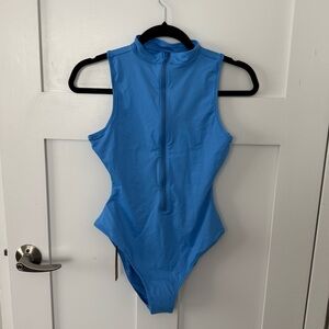 SKIMS SIGNATURE SWIM NWT ZIP FRONT SLEEVELESS ONE PIECE